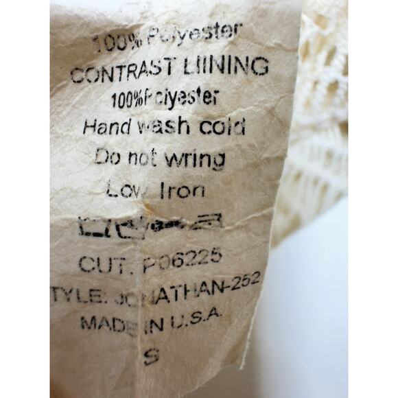 Boho Chic Women’s Blouse Sz Small Crochet White 3/4 Bell Sleeve House of Trends - Picture 3 of 10